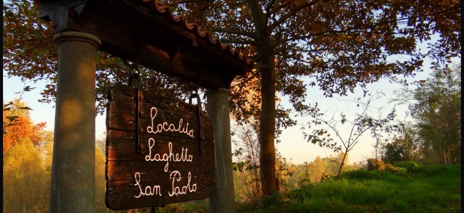 Località Laghetto San Paolo — insegna in legno