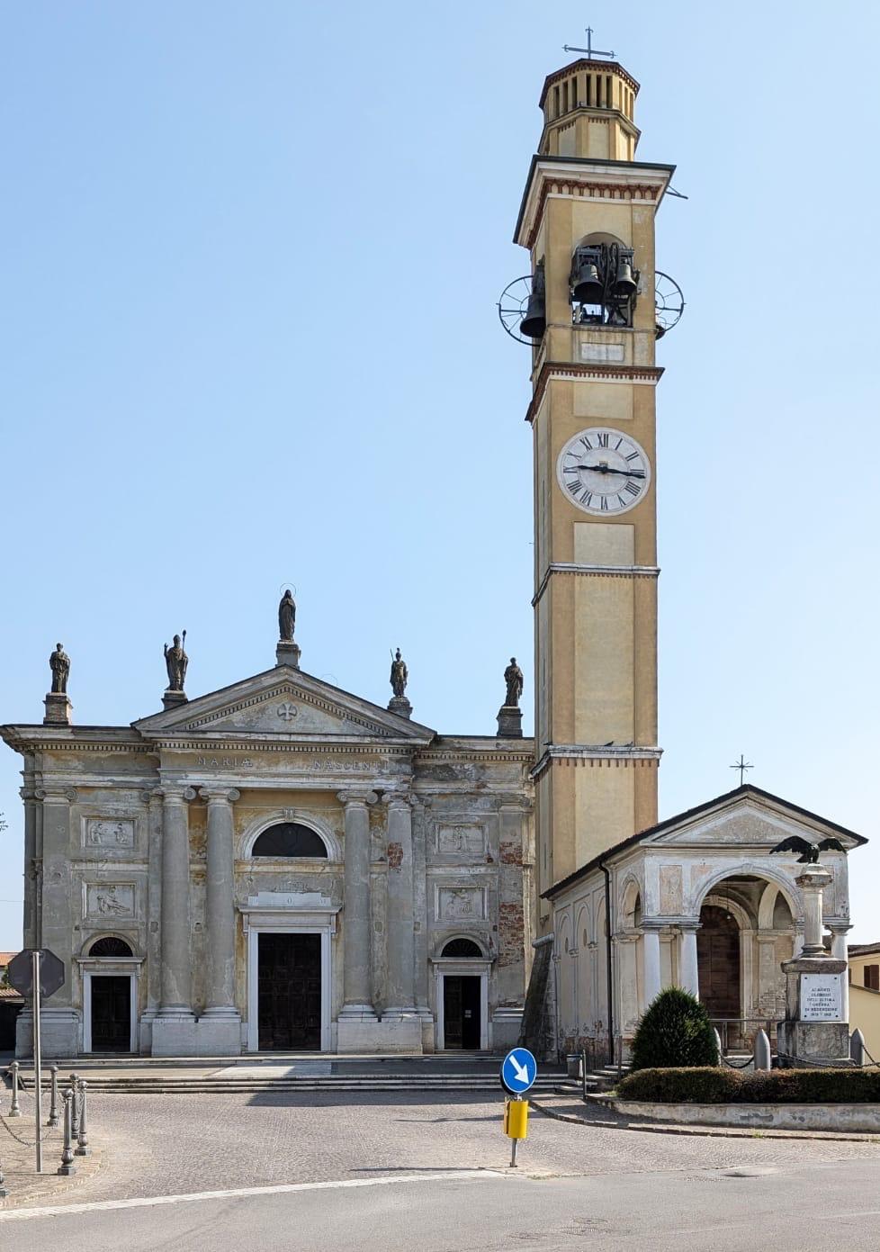 Chiesa di Maria Nascente con alto campanile