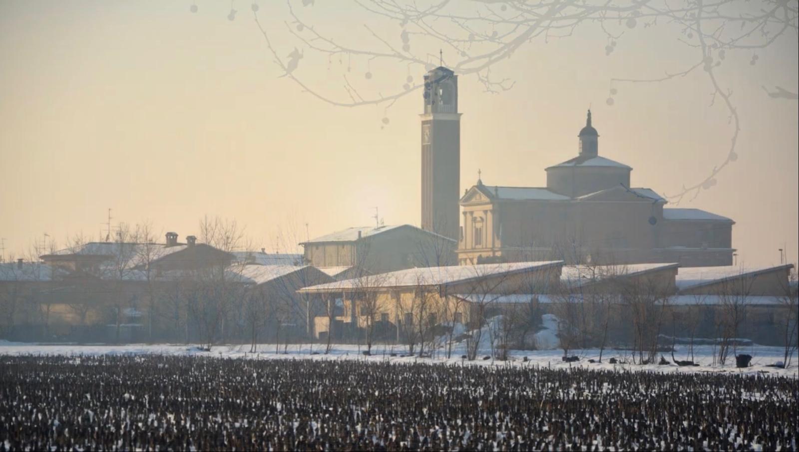 Skyline invernale di San Paolo con il campanile
