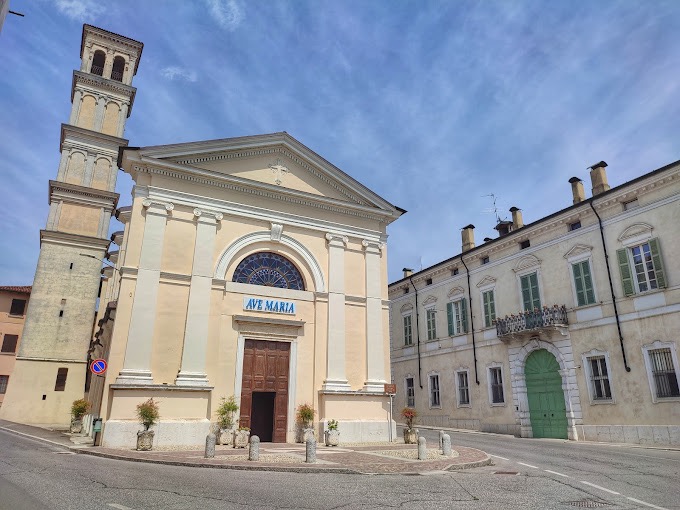 Chiesa di San Rocco con campanile a torre
